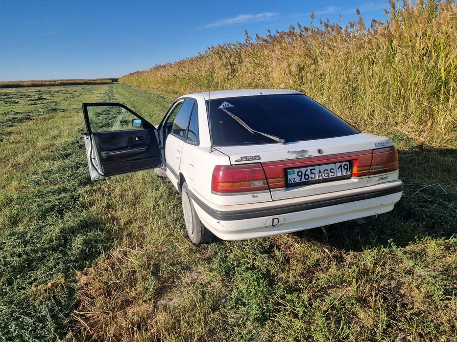 Продам машину мазда 626