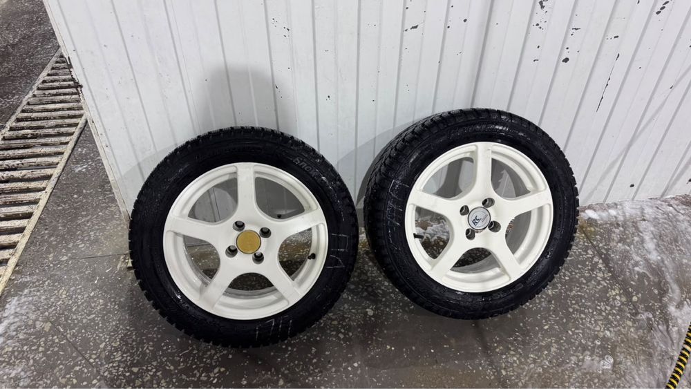 Продам комплект диском с шинами R15