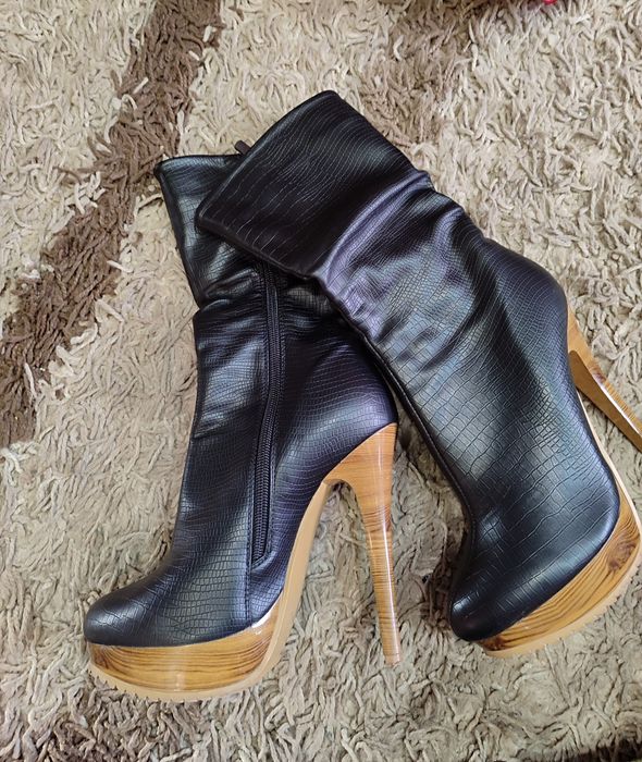 Продам обув по 2000