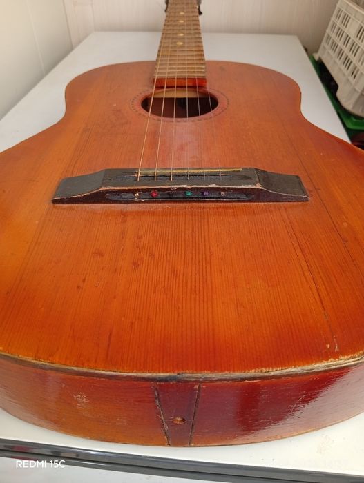 Срочно продам гитару