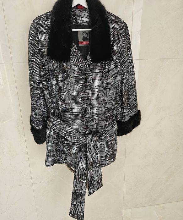 Продам новую турецкую кожаную куртку р.50 За ПОЛЦЕНЫ!!!Отделка - норка