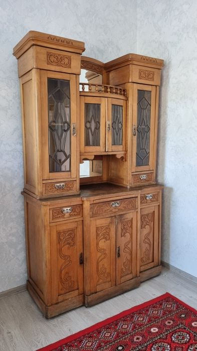 Антикварный буфет