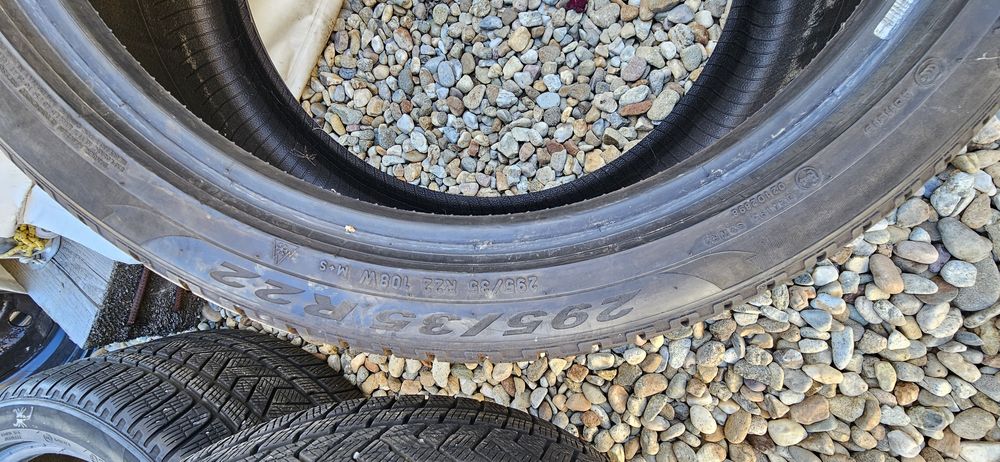 Anvelope Pirelli Scorpion  265/40 R22 106W JLR 295/35 R22 108W J M+S