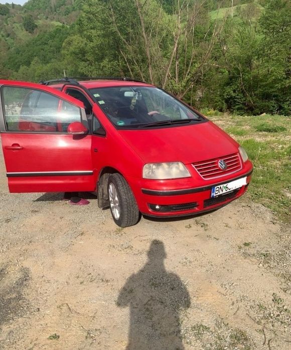 Vând Volkswagen Sharan