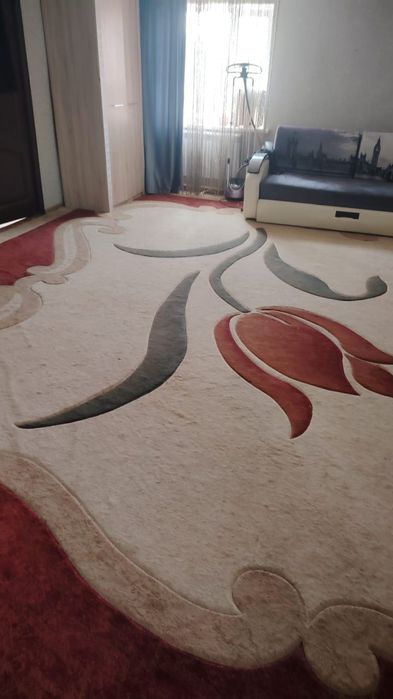 Продам палас 5 на 6  срочно