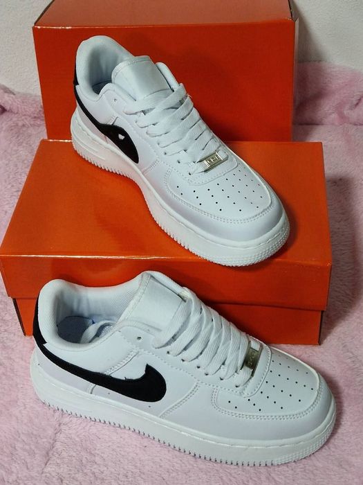 Adidași unisex Nike