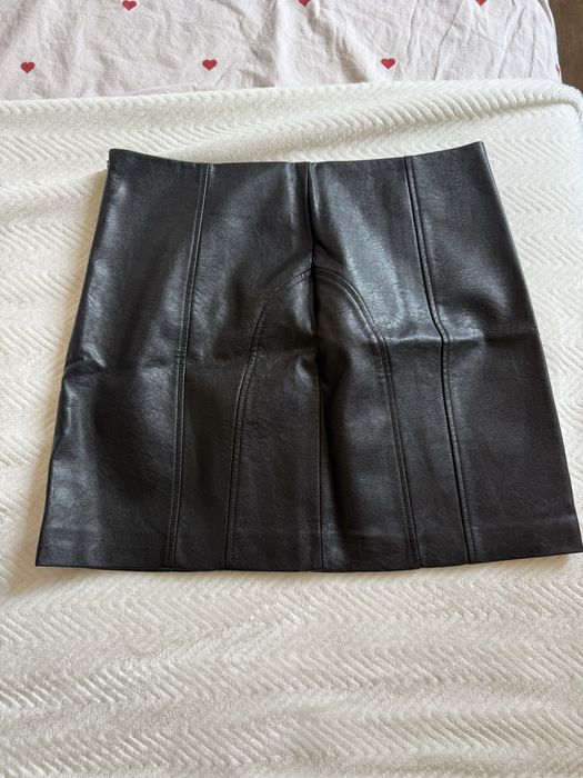 Кожена пола Stradivarius