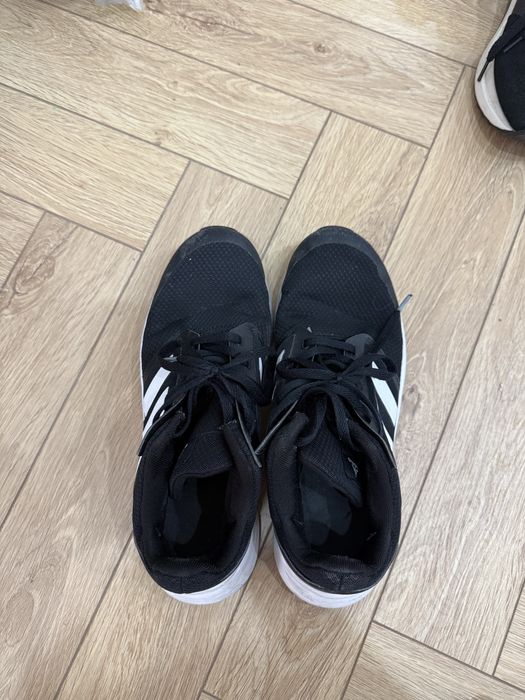 Кроссовки Adidas. 40-41