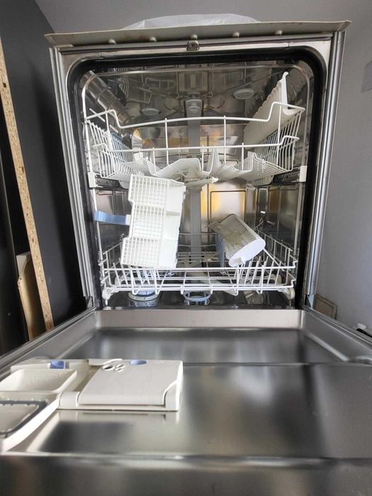 Whirlpool ADG 9965 - съдомиялна за вграждане за ремонт/части