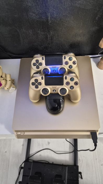 PlayStation 4 Gold Editon Slim Ps4