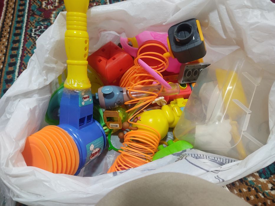 Продаю мелкие игрушки недорого — всё сразу