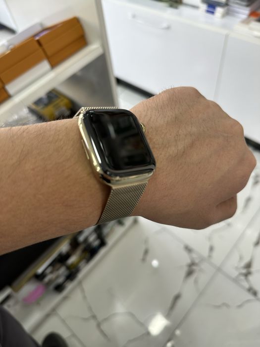 Продам эпл ватч 7/45 милана версия