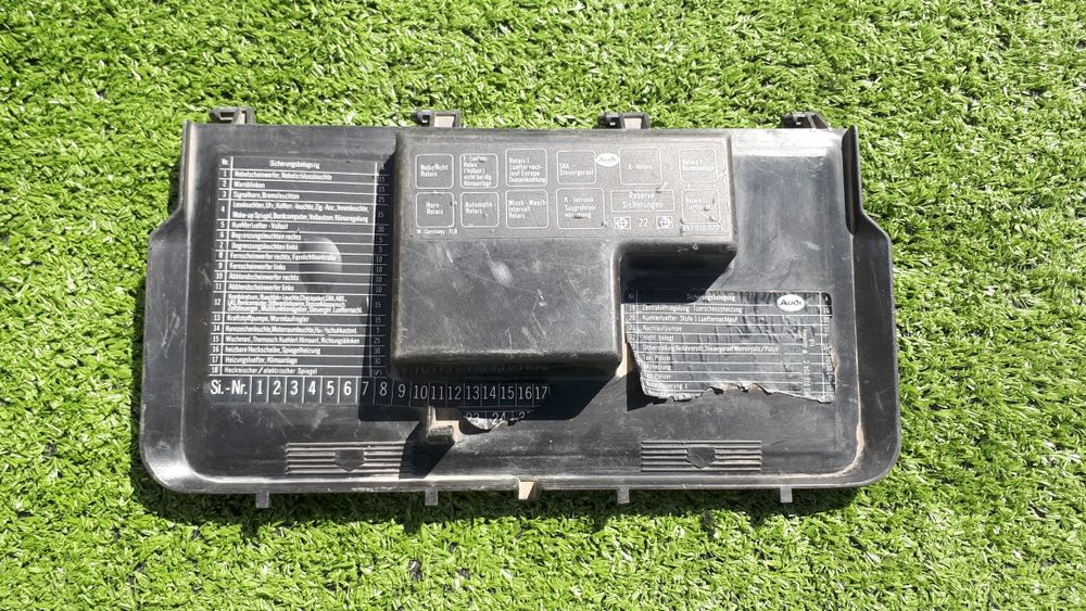 Запчасти на Audi 80.