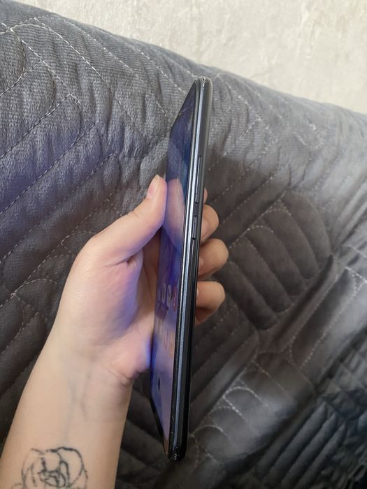 продаю телефон б/у Redmi 9