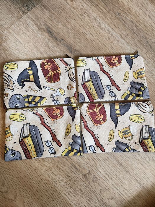 Текстилни несесери