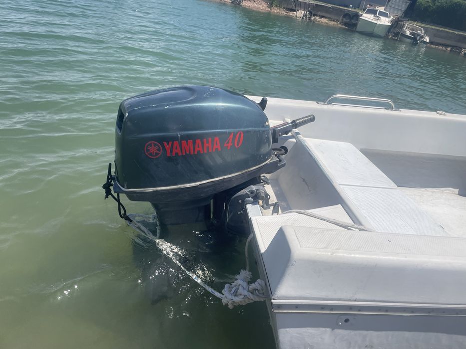 Продам лодку  пластик seven river