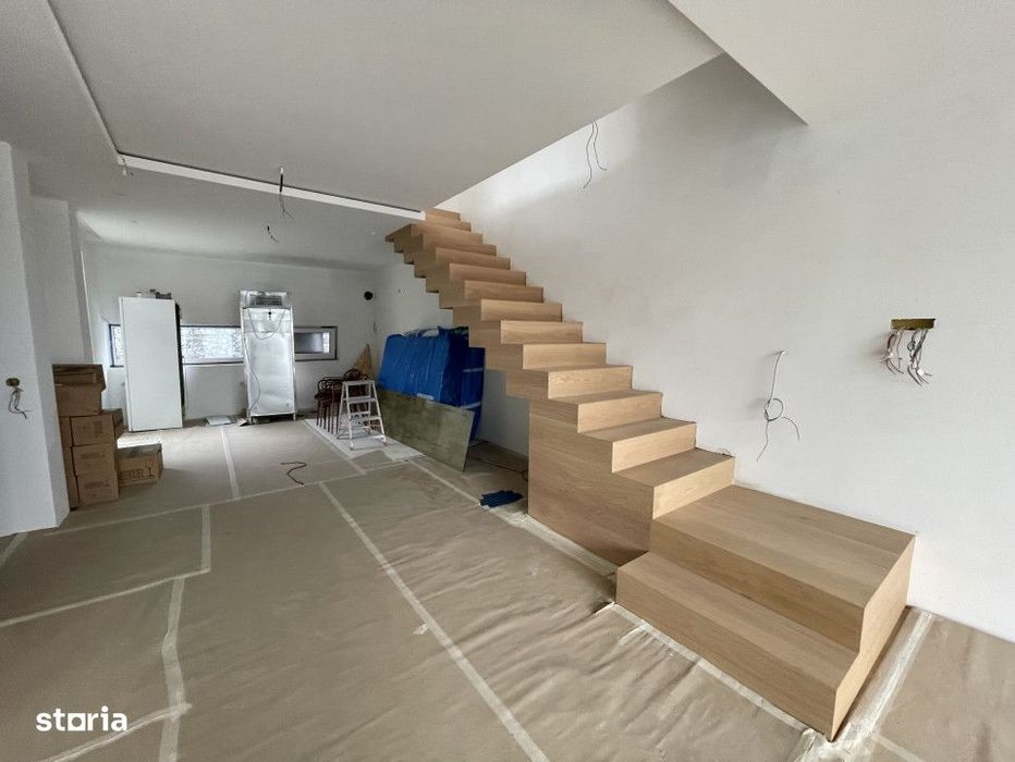 Casa insiruita DE LUX cu 4 cam/120mp! TERASA PANORAMICA! Str. Voronet!