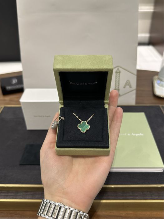 NEW Подвеска Van Cleef and Arpels Vintage Alhambra VCARO9VA0