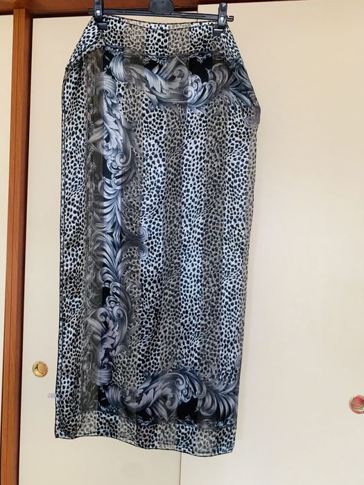 Различни дамски шалове