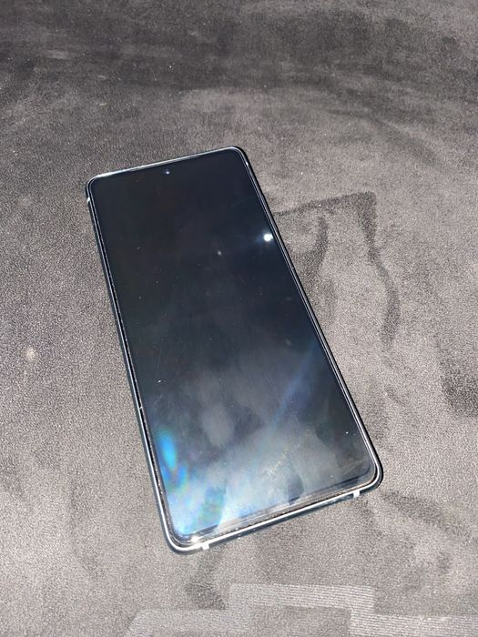 Продам телефон Samsung s20 fe