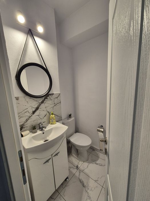 Proprietar inchiriez 3 cam in Gh Laz 36