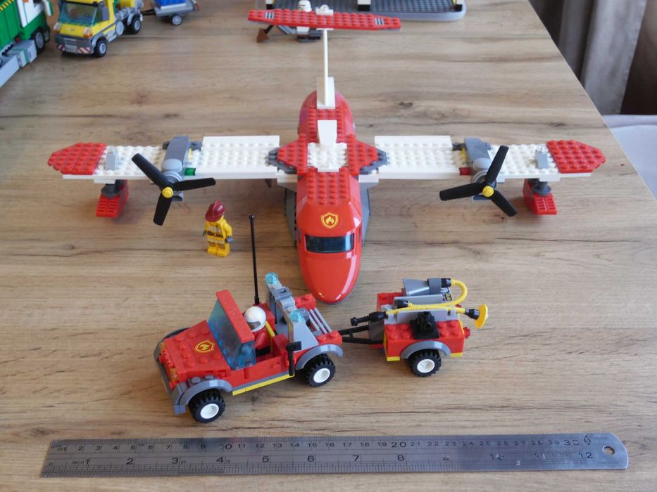 Lego 4209 - Пожарникарски самолет Лего