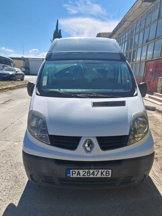 Продава се бус Renault Trafic
