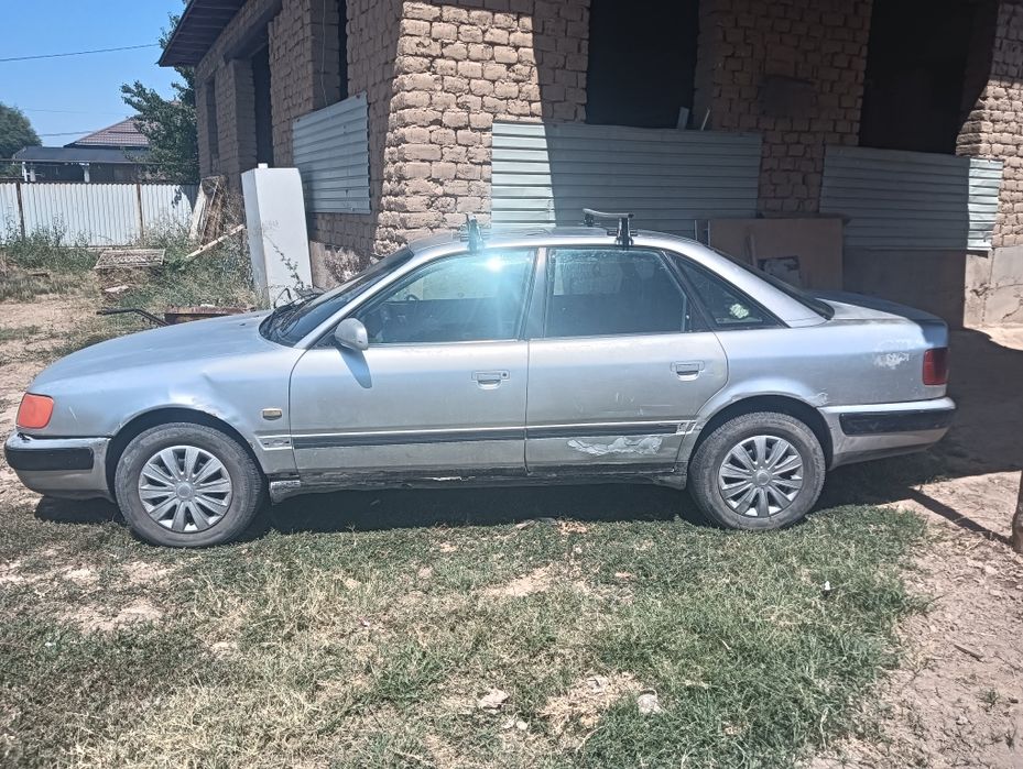 Машина Audi A6 2.3