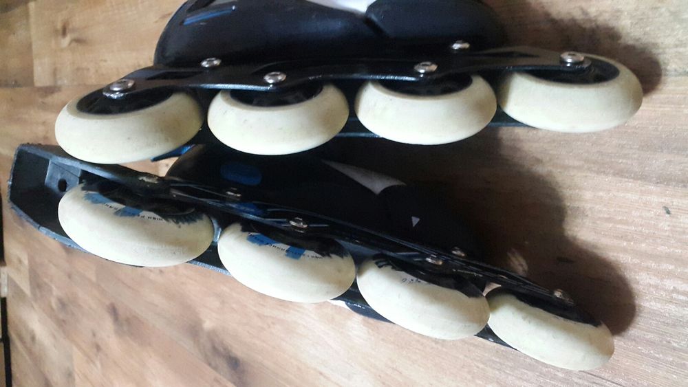 Продам роликовые коньки