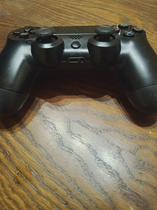 Продам джойстик на ps4