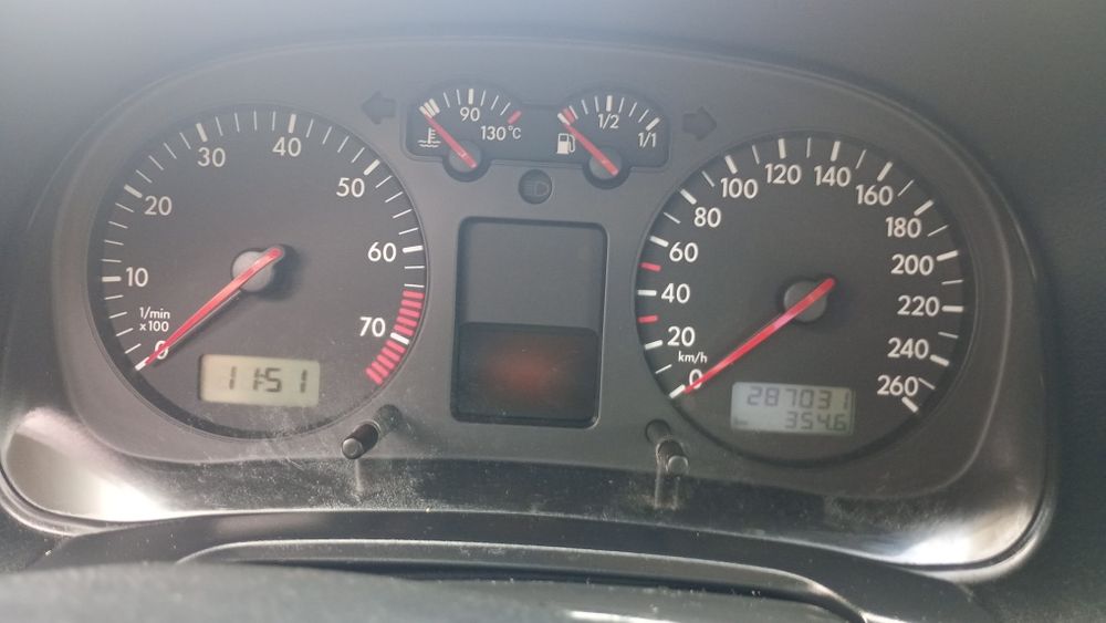 Vand vw bora 1,6 benzina