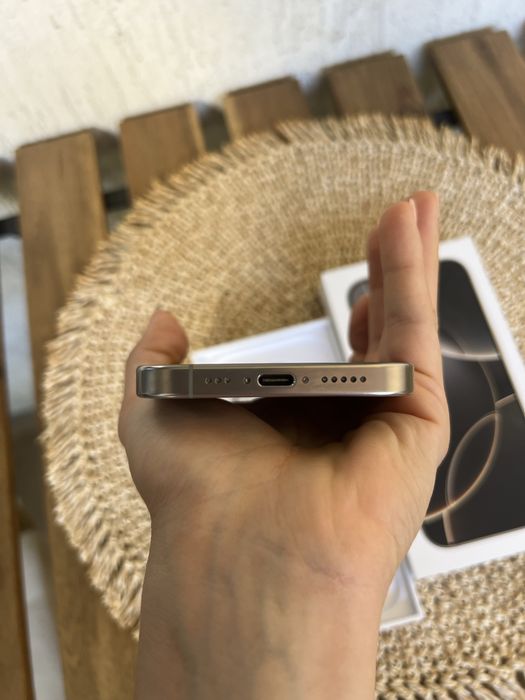 iPhone 16 Pro 128GB перфектен + гаранция