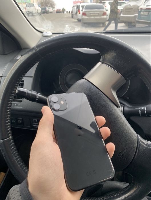 Продам айфон 11 64 память