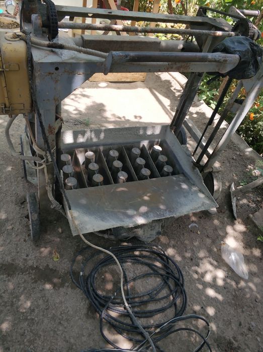 Шлакаблок аппарат 15/30 шлакаблок чикаради 50 метр кабели билан.