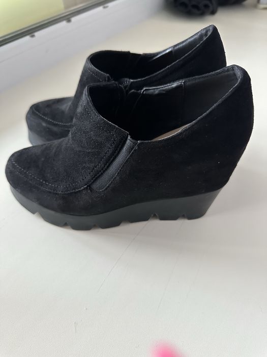 Продам недорого обувь