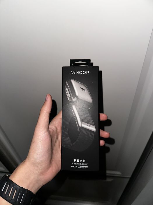 Whoop Peak 5.0 фитнес трекер