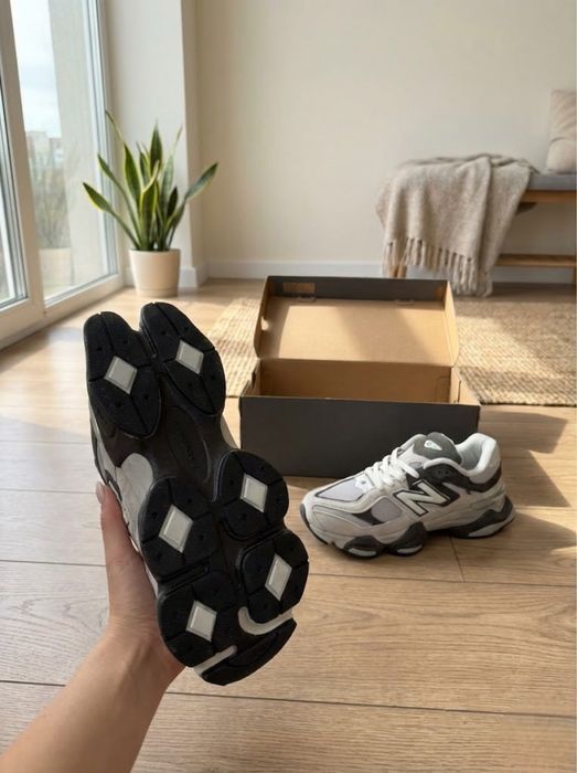 Adidasi New Balance 9060  Gri