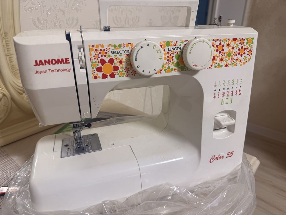 Продается швейная машина Janome Color 55