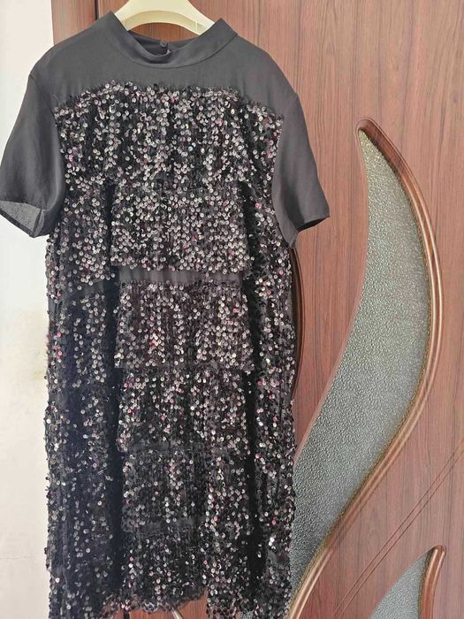 Продавам рокля на Zara XS