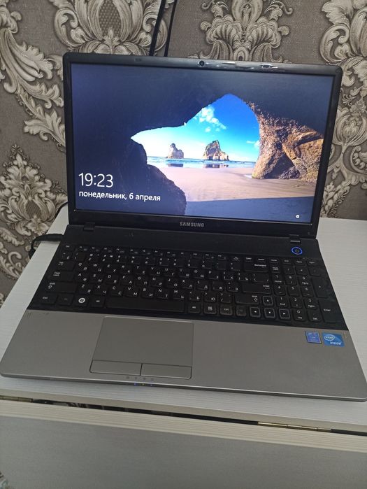 Ноутбук Самсунг продам