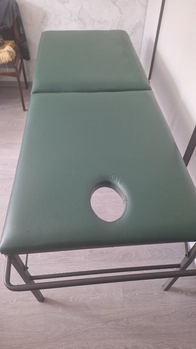 Продам кушетку массажную