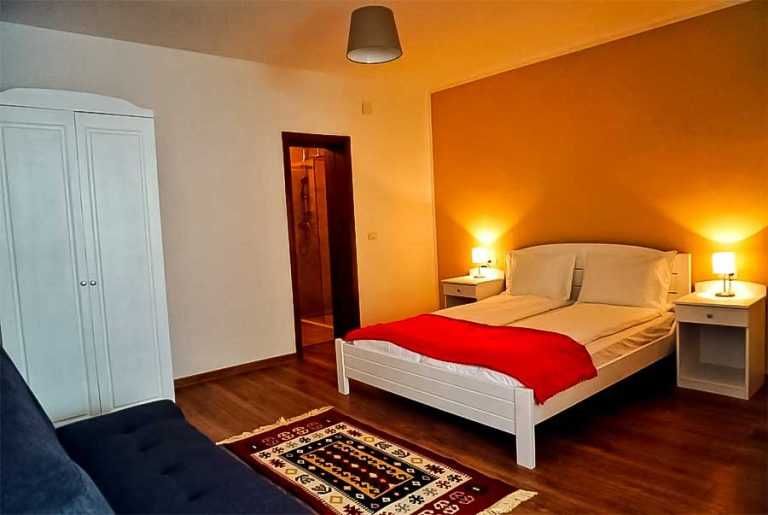 Minivacanta 1 Mai Tara Hategului 16 persoane