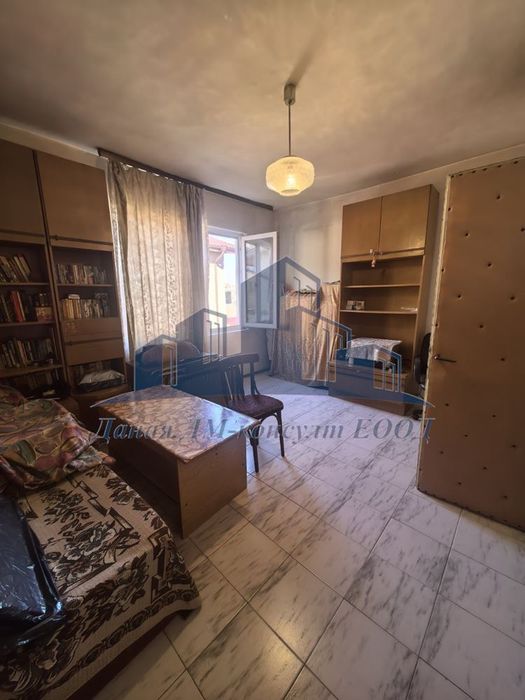 Продава се Етаж от къща в Шумен, Военно училище - 80 кв.м за 1594 €/кв.м - Снимка #2