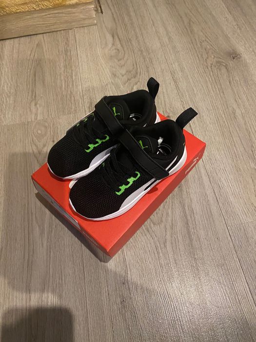 Маратонки на Puma нови с етикет 24-номер, стелка 15-см