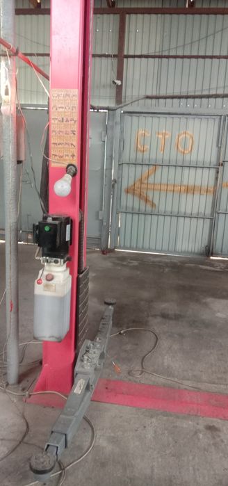 Д ля СТО подъемник стойка прес