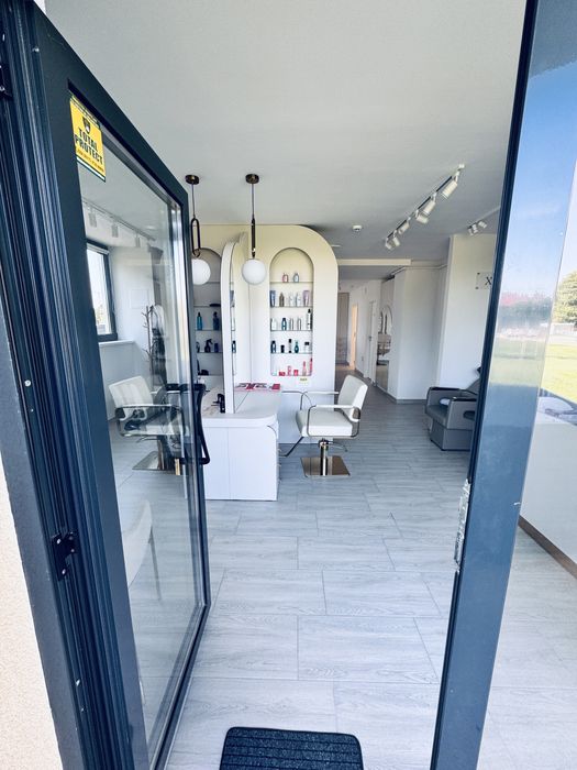 Salon infrumusetare cu toate serviciile