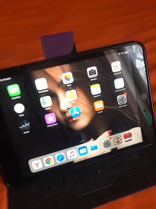 Айпад мини  3 чехол состояние идеальное