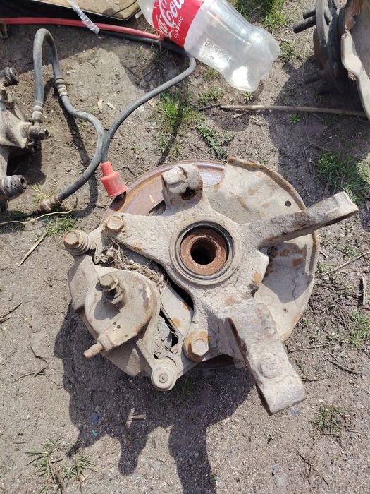 Мазда 626 ступица суппорт в зборе