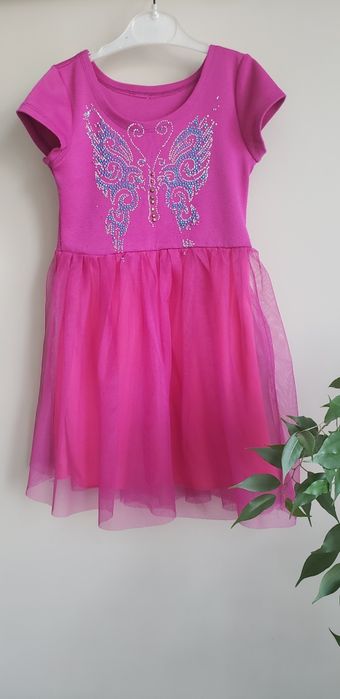 Два платья на девочку 4-5 лет. Оба за 3000тг.