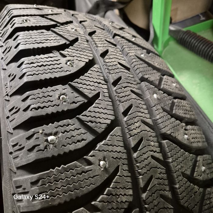 Зимние шины Bridgestone 225/60/R17